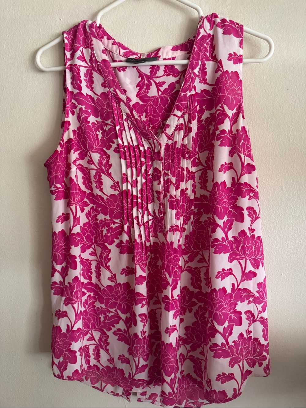 A Pea In The Pod Maternity Sleeveless Pink Floral V-Neck Women's Top